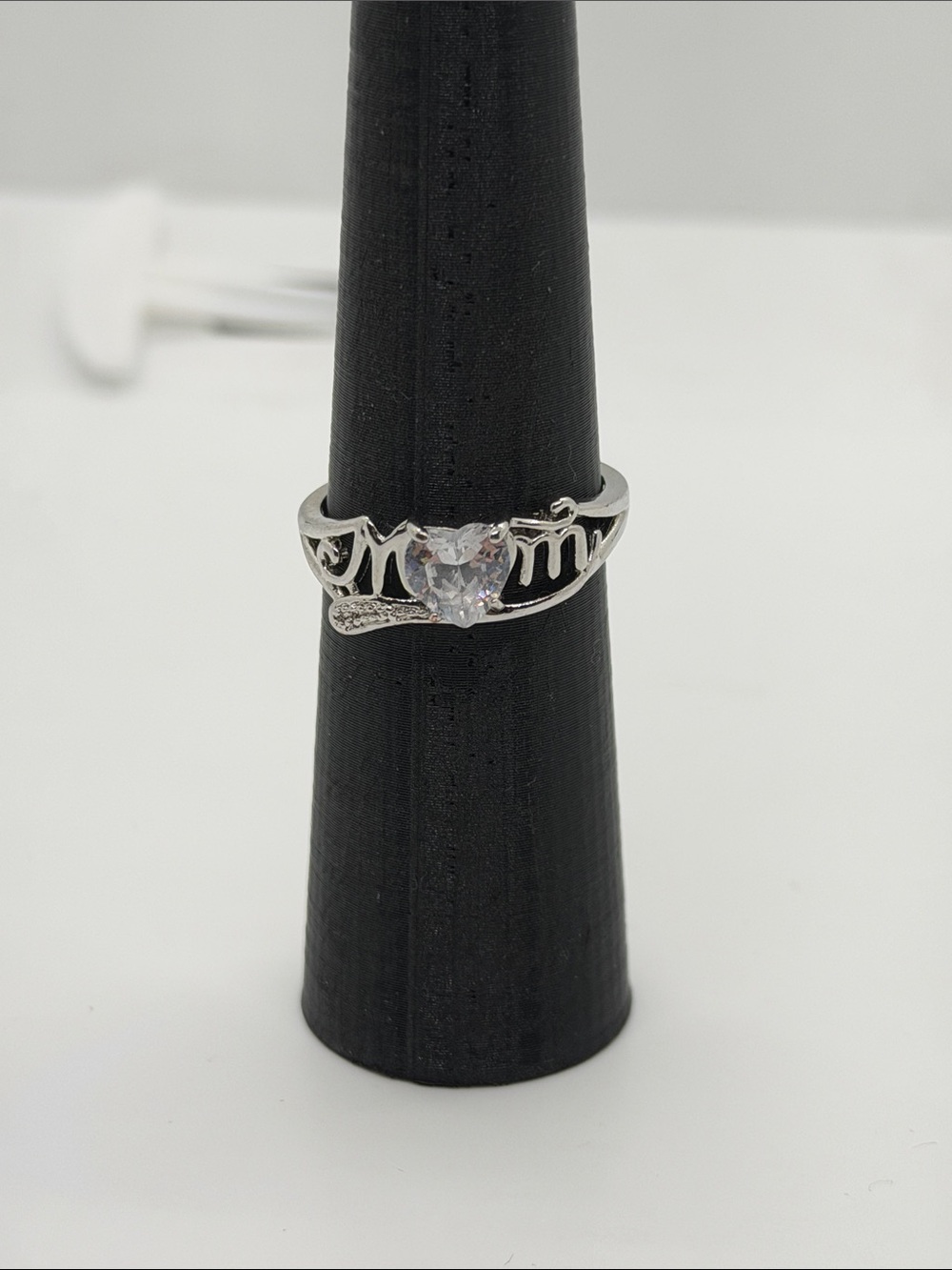 Sterling Silver Heart-Center 'Mom' Ring in Silver 9 1/2